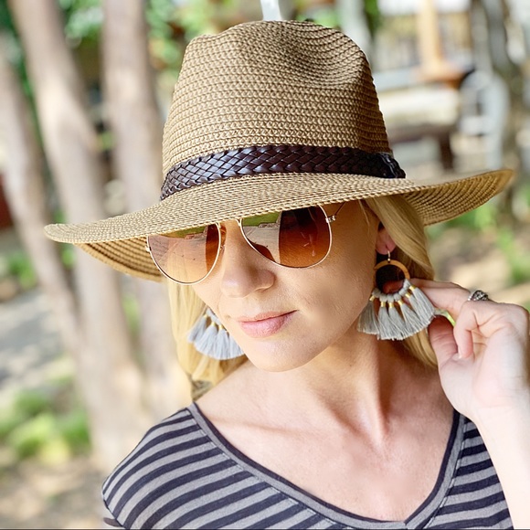 Gold Aviator Sunglasses - Picture 4 of 4